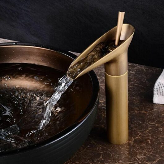 Dewdat - Vintage Style Waterfall Faucet Bathroom Sink Faucet Brass Basin Water Tap High Single Lever Mixer Tap